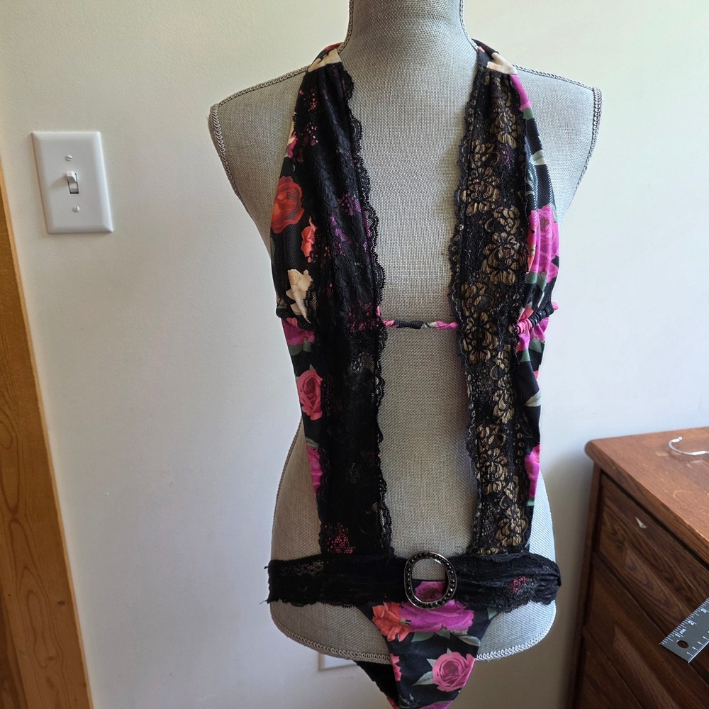 Beach Bunny Floral Lace Trim Monokini Swimsuit Black Pink Halter Medium